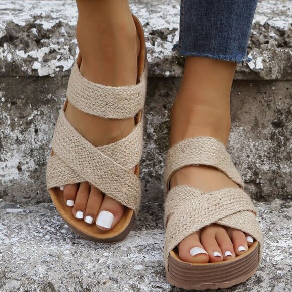 NWT Beige Woven Criss Cross Slip-On Slippers โ Sizes 7 & 8 - Picture 2 of 4